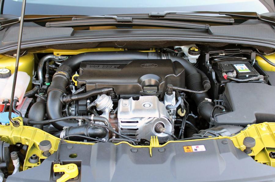  Ford Focus 1.0L EcoBoost 2014 года  (фото 10 из 27)
